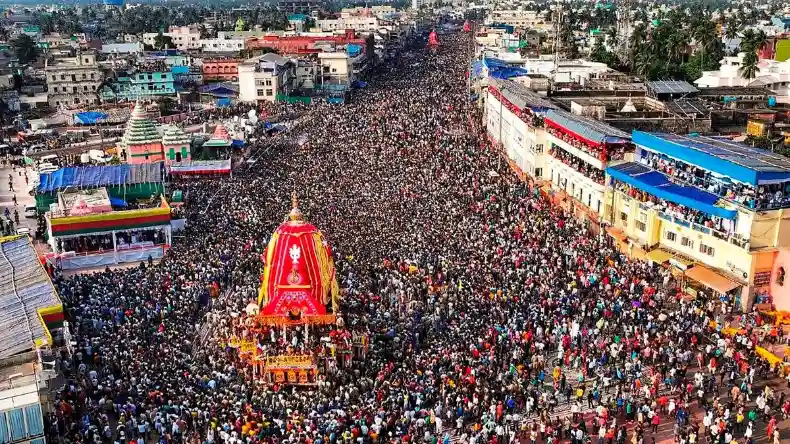 पुरी रथ यात्रा के भारी भीड़ में 600 लोग घायल, भक्तों का सैलाब ऐसा 200 मीटर भी नहीं बढ़ पाया रथ