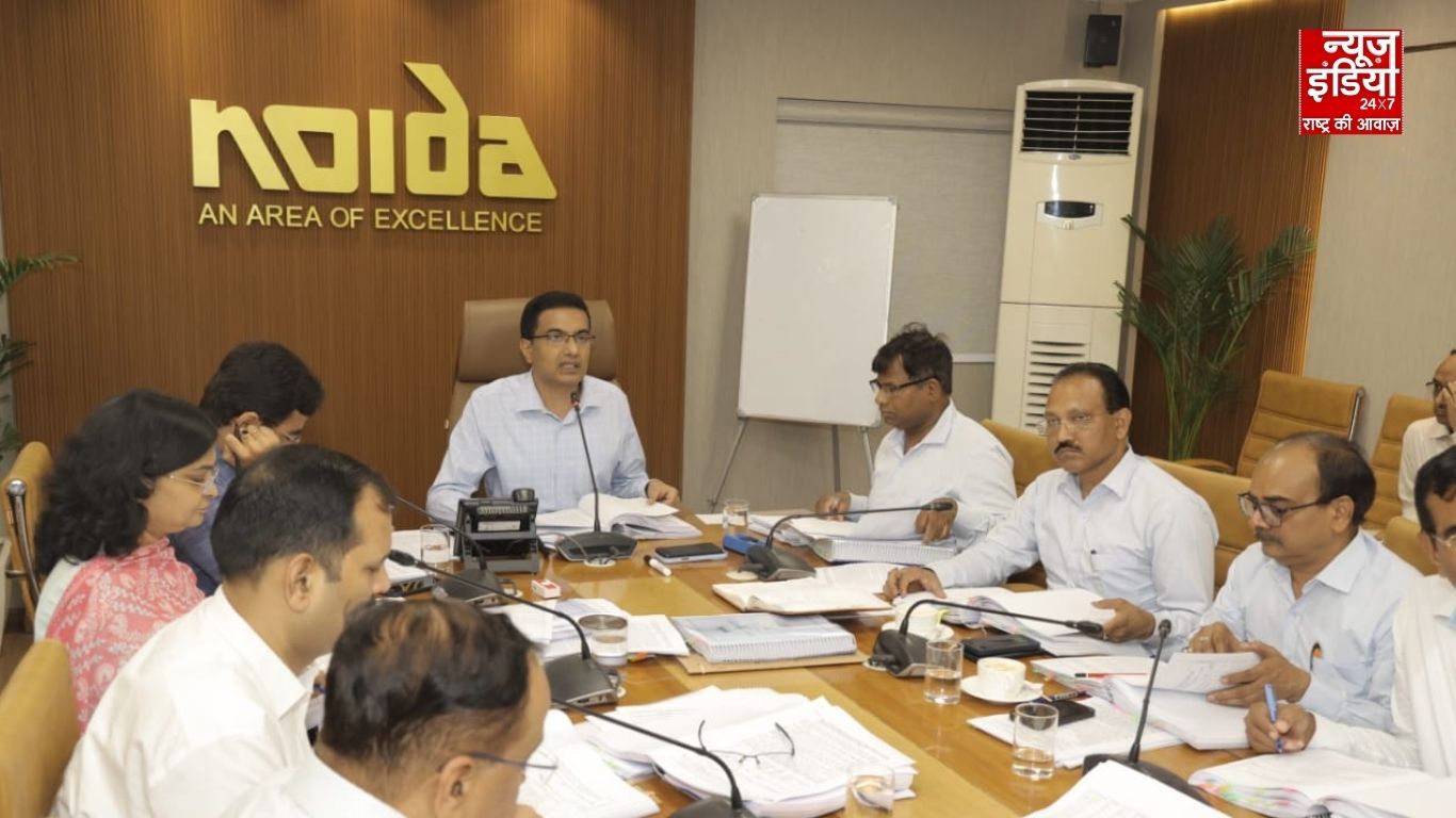 नामचीन सोसाइटी के खरीदारों ने खोला मोर्चा, बिल्डर पर लगाया 9 साल से धोखा देने का आरोप