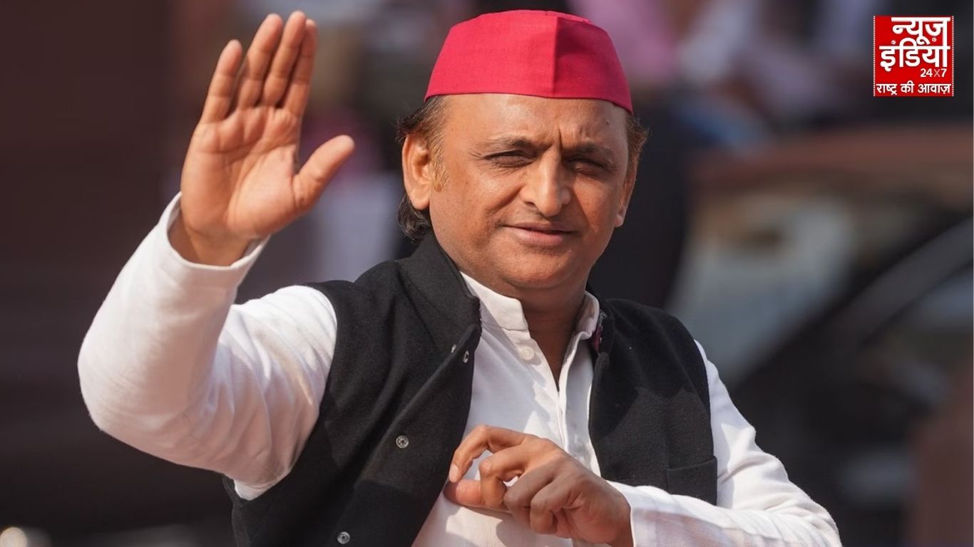 इटावा कांड को लेकर अखिलेश से नाराज ब्राह्मण समाज, आजमगढ़ दौरे से पहले लगाए काले झंडे