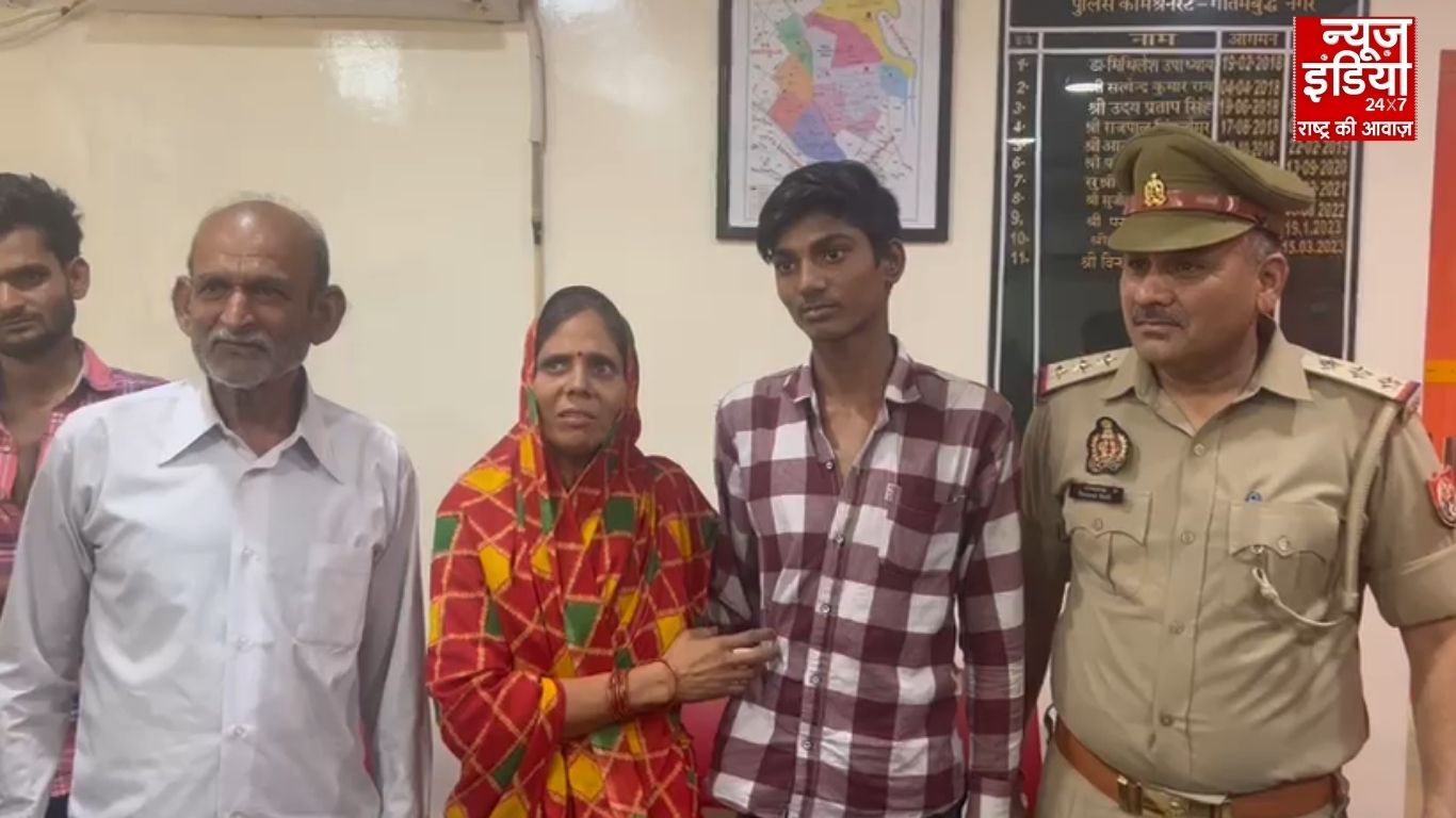 उत्तर प्रदेश के हापुड़ से बड़ी खबर : कैंटर की टक्कर से बाइक सवार चार बच्चों समेत 5 की मौत